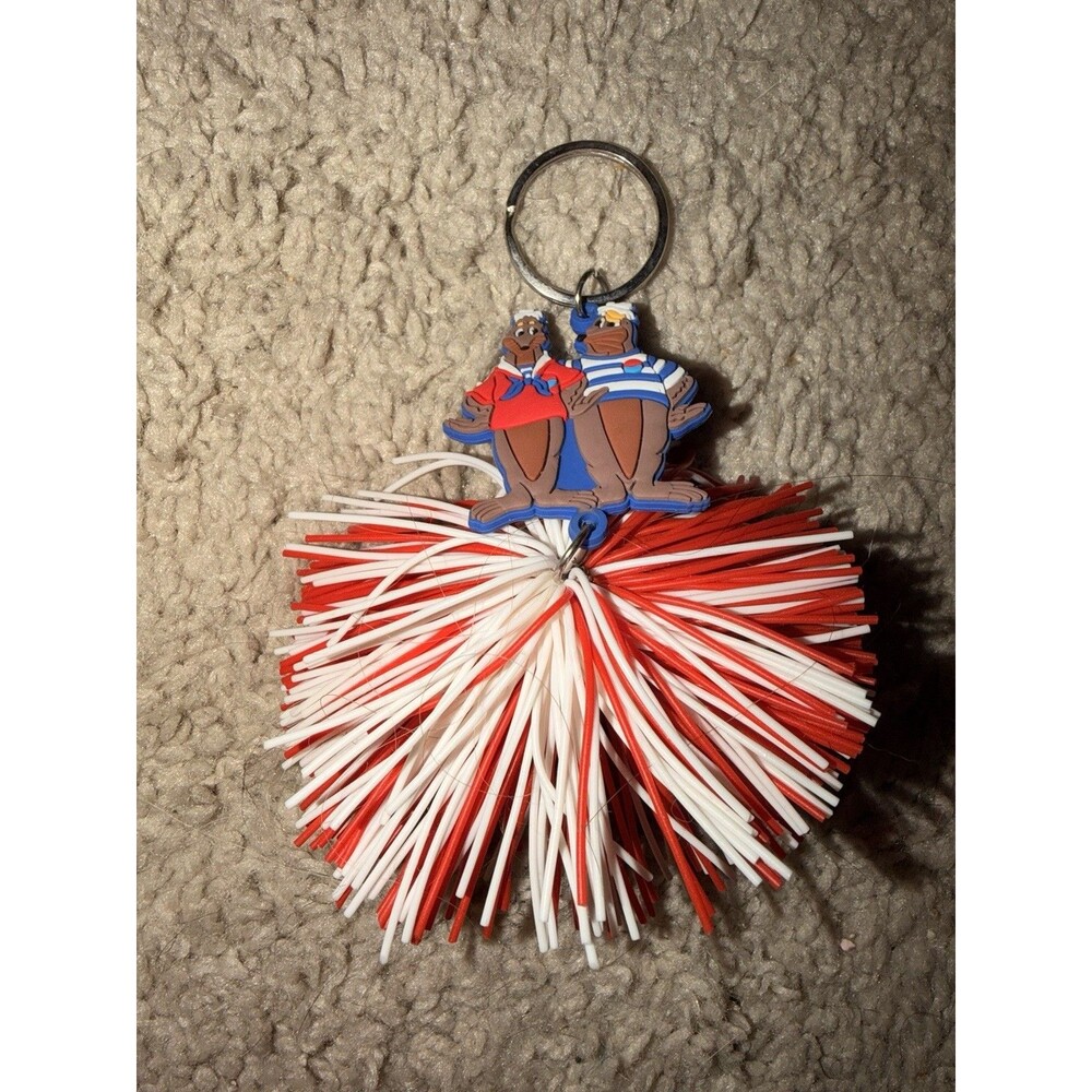 SeaWorld Parks Seamore Clyde Characters KOOSH BALL Key Chain Clip Red Rare